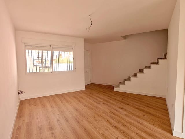 4 soveværelse Rækkehus til salg i Buñol med garage - € 305.000 (Ref: 8913173)