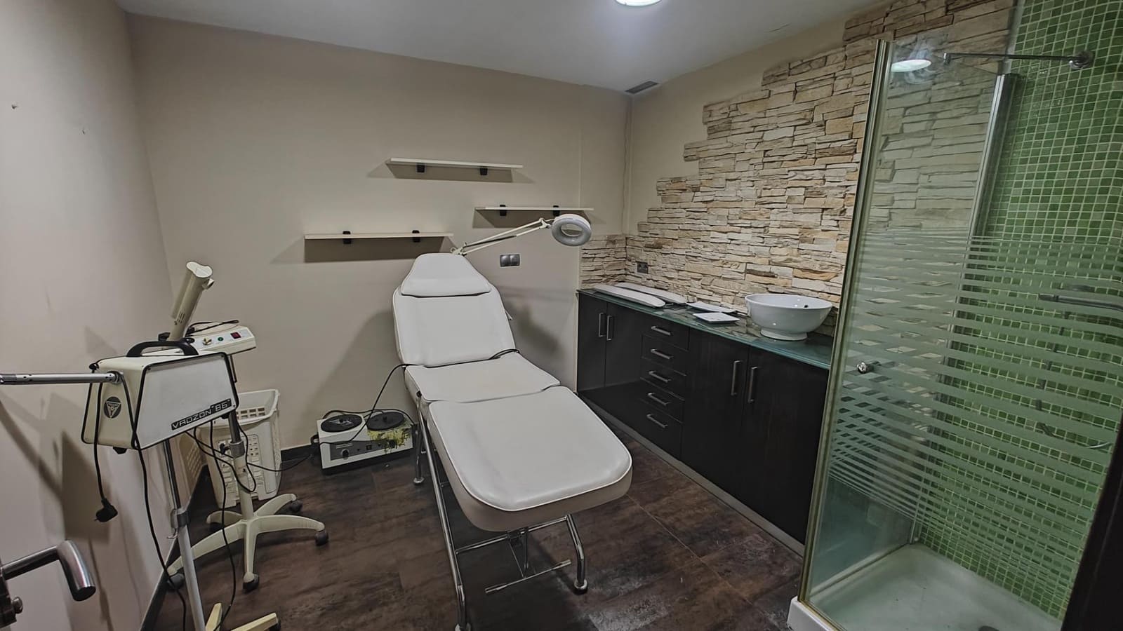 Erhverv til salg i Bunol - € 145.000 (Ref: 8952707)