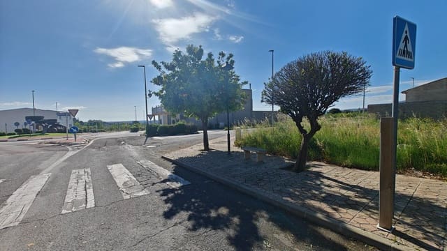 Building Plot for sale in Yátova - € 140,000 (Ref: 8979565)