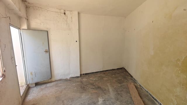 4 soverom Hus til salgs i Buñol - € 110 000 (Ref: 9165662)