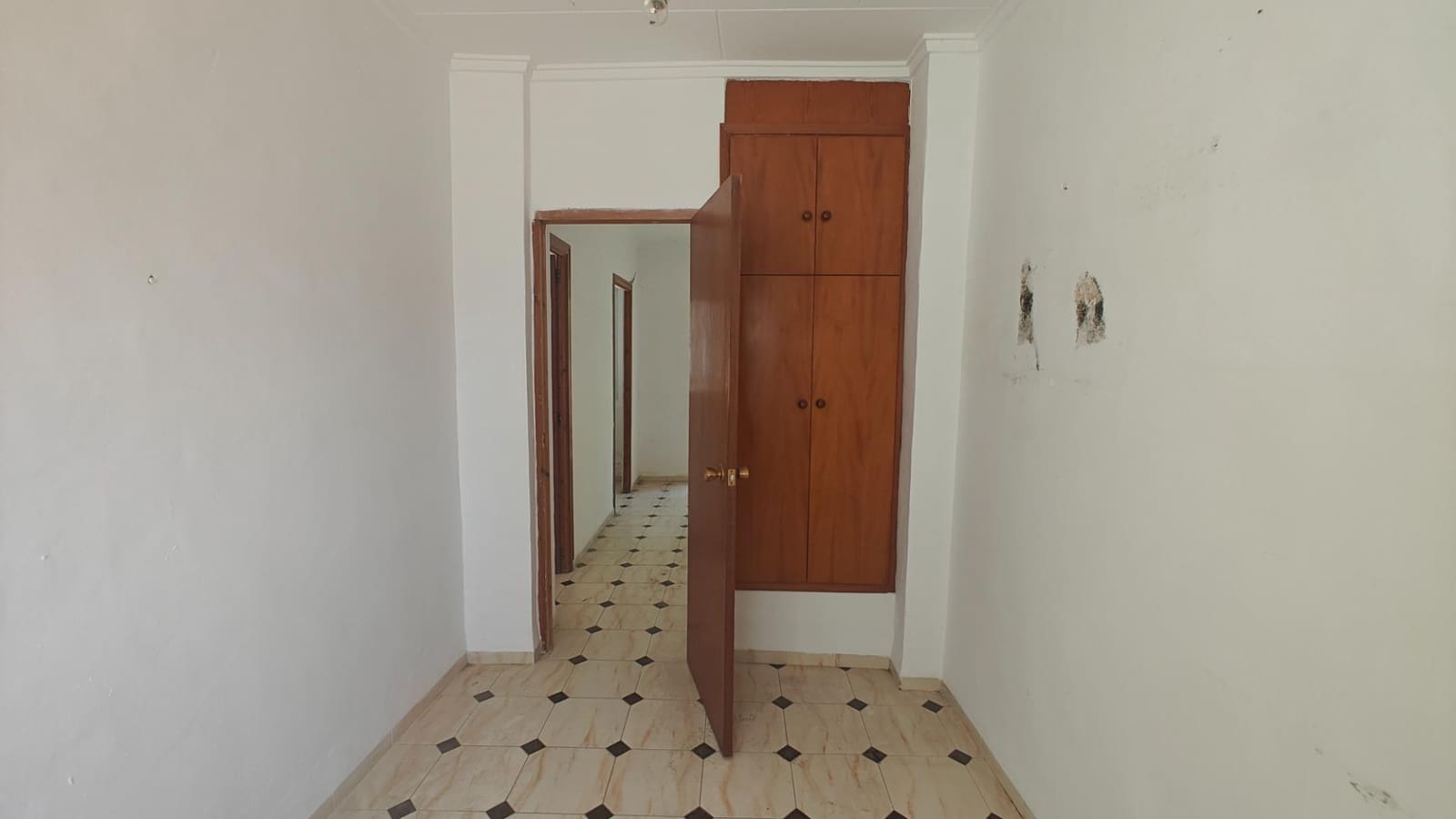 4 bedroom Townhouse for sale in Bunol - € 110,000 (Ref: 9165662)