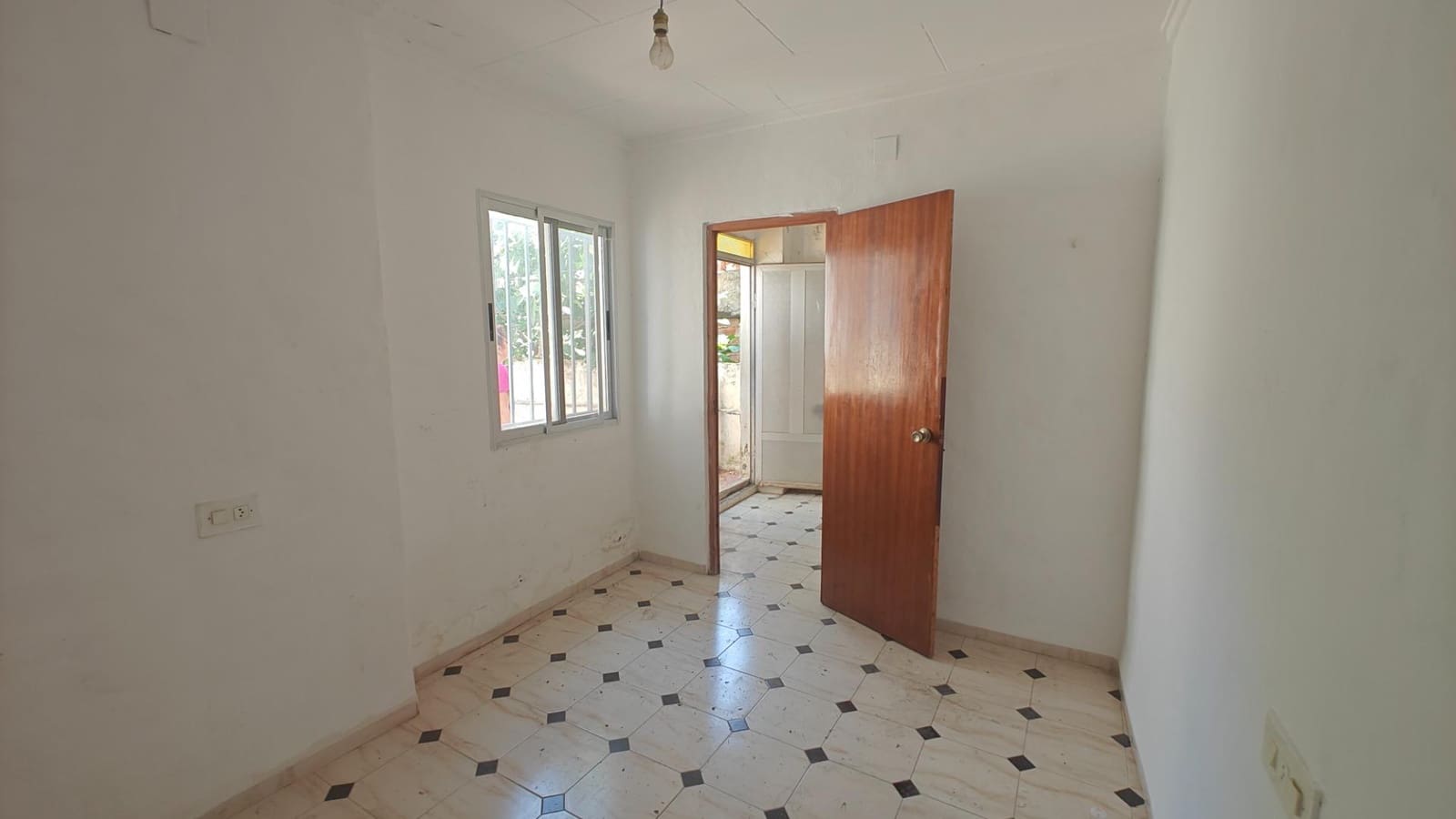 4 bedroom Townhouse for sale in Bunol - € 110,000 (Ref: 9165662)