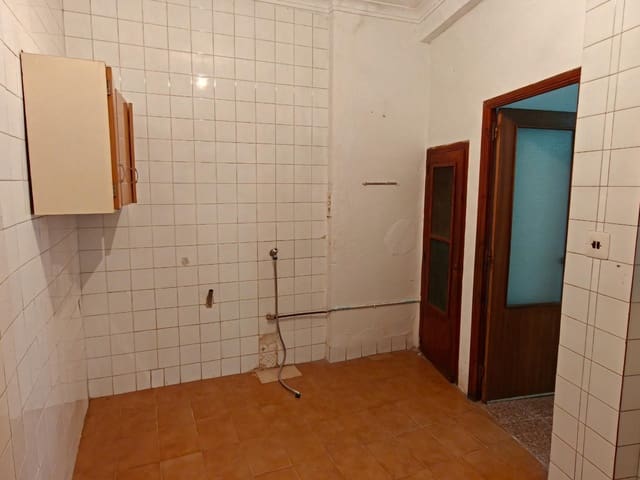 4 bedroom Townhouse for sale in Buñol - € 110,000 (Ref: 9165662)