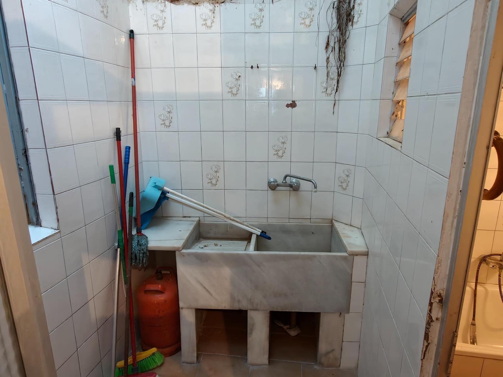 4 bedroom Townhouse for sale in Bunol - € 110,000 (Ref: 9165662)