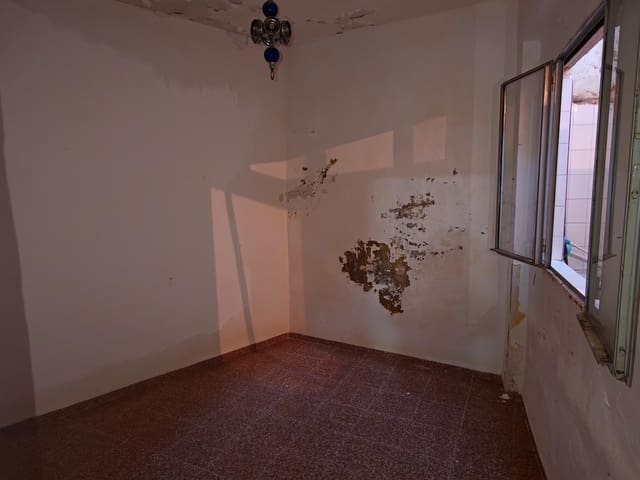 4 bedroom Townhouse for sale in Buñol - € 110,000 (Ref: 9165662)