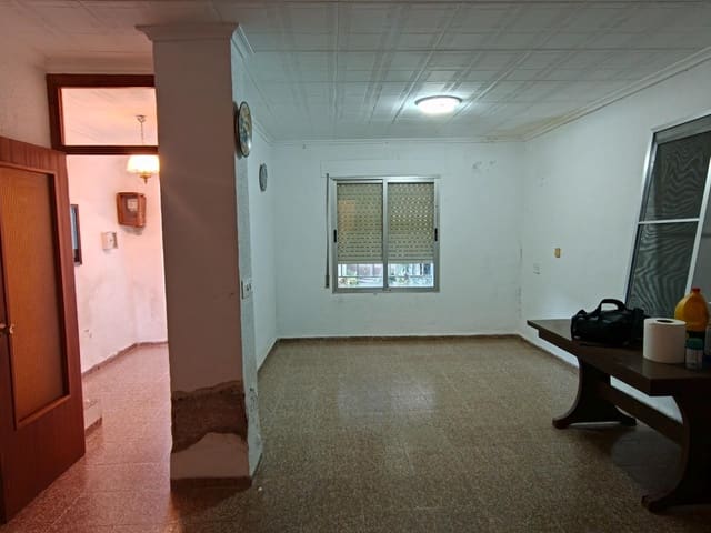 4 bedroom Townhouse for sale in Buñol - € 110,000 (Ref: 9165662)