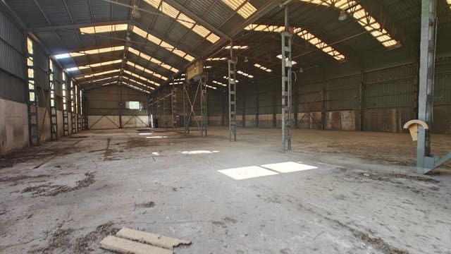 1 soverom Bedrift til leie i Buñol - € 1 600 (Ref: 9204409)