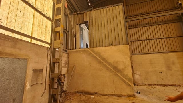 1 soverom Bedrift til leie i Buñol - € 1 600 (Ref: 9204409)