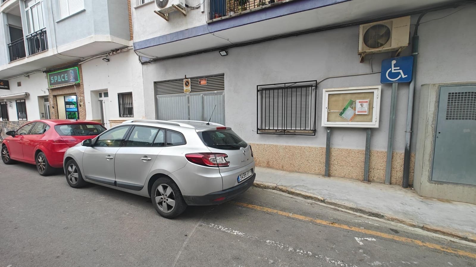 Commercieel te koop in Yatova met garage - € 36.000 (Ref: 9215338)