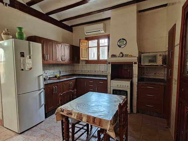 4 soverom Hus til salgs i Alborache med garasje - € 210 000 (Ref: 9269643)