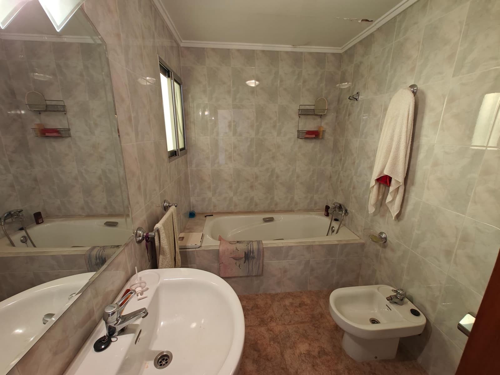 4 soveværelse Byhus til salg i Alborache med garage - € 210.000 (Ref: 9269643)