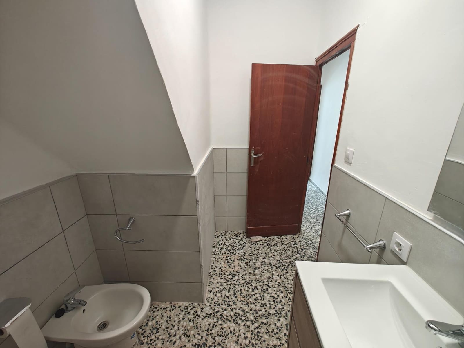 3 bedroom Flat for sale in Macastre - € 100,000 (Ref: 9344665)