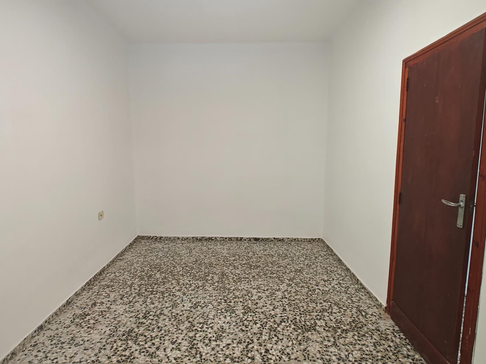 3 bedroom Flat for sale in Macastre - € 100,000 (Ref: 9344665)