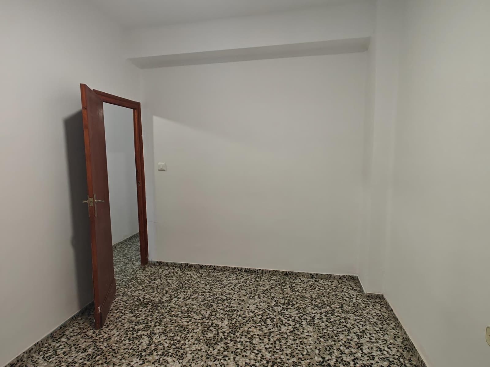 3 bedroom Flat for sale in Macastre - € 100,000 (Ref: 9344665)