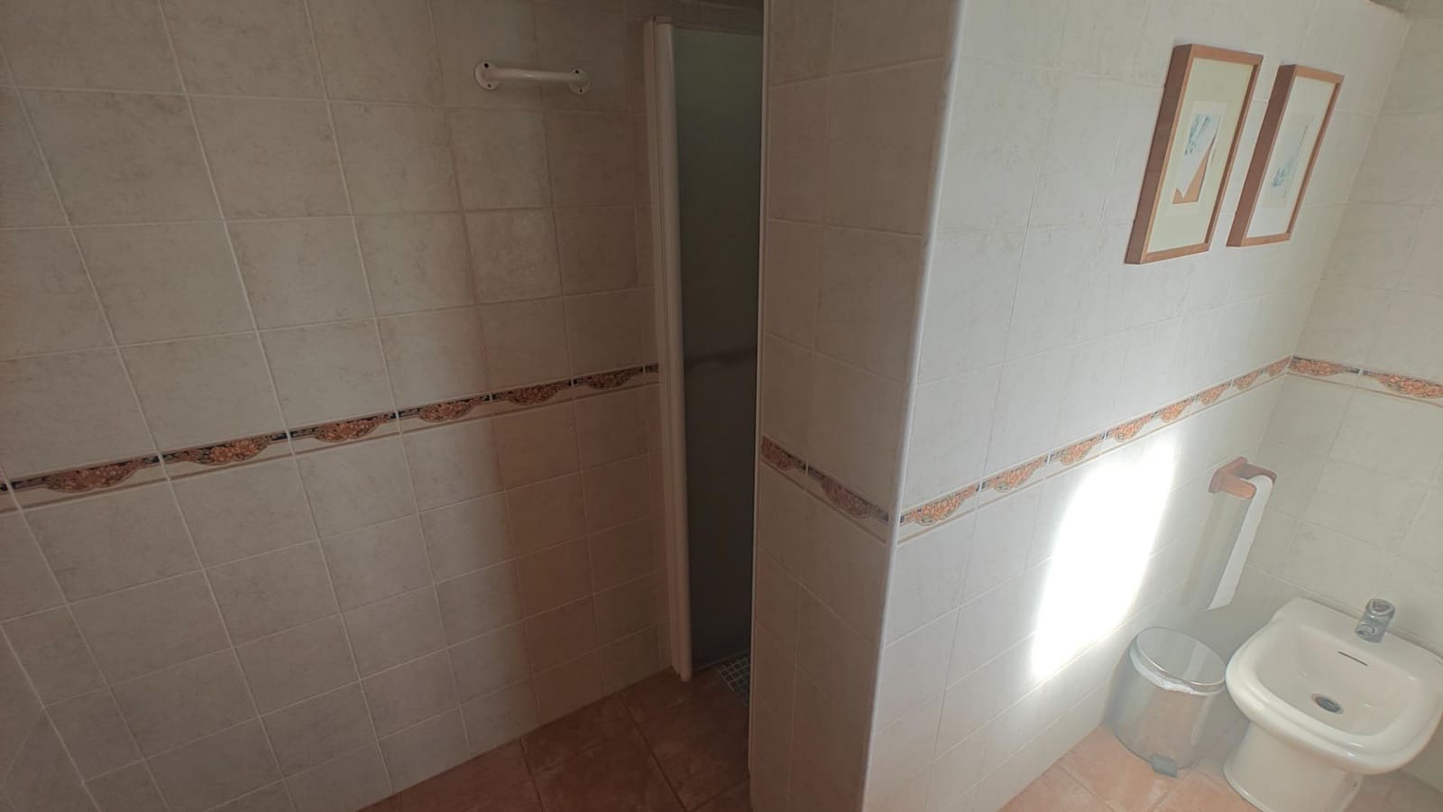 6 sypialnia Biznes na sprzedaż w Bunol z basenem - 700 000 € (Ref: 9378950)