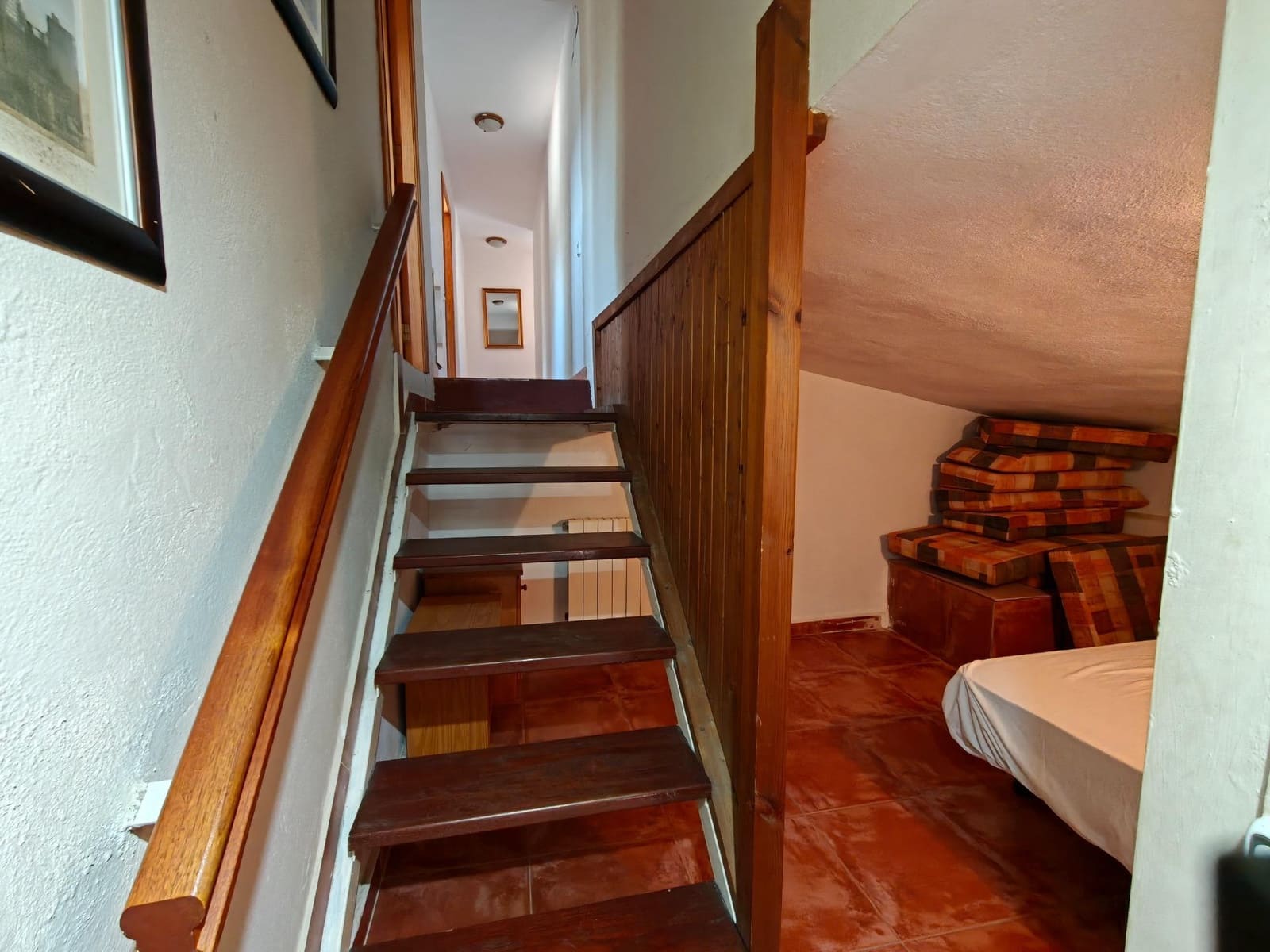 5 bedroom Villa for sale in Bunol with pool garage - € 300,000 (Ref: 9378950)