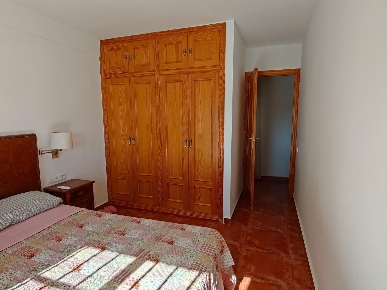 5 bedroom Villa for sale in Bunol with pool garage - € 300,000 (Ref: 9378950)