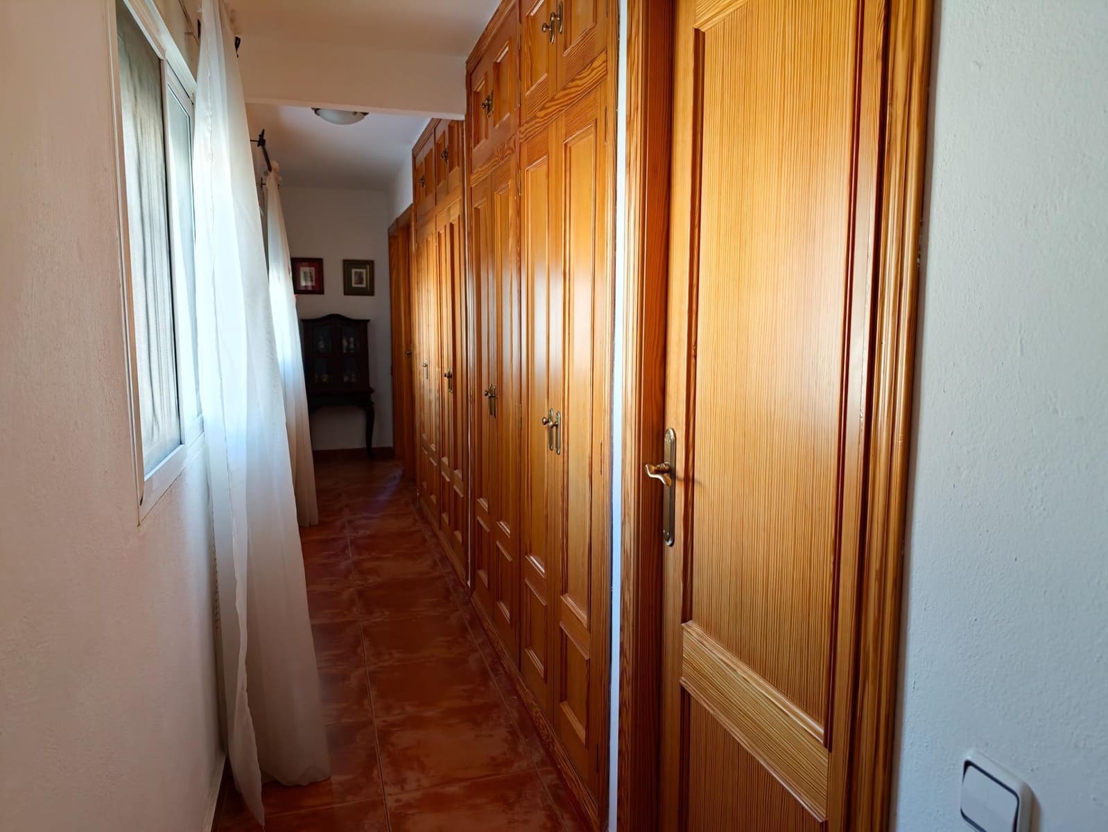 5 bedroom Villa for sale in Bunol with pool garage - € 300,000 (Ref: 9378950)