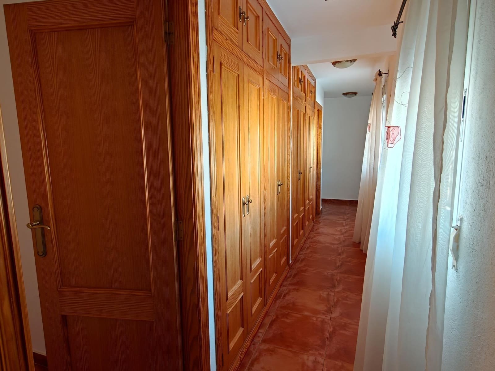 5 bedroom Villa for sale in Bunol with pool garage - € 300,000 (Ref: 9378950)