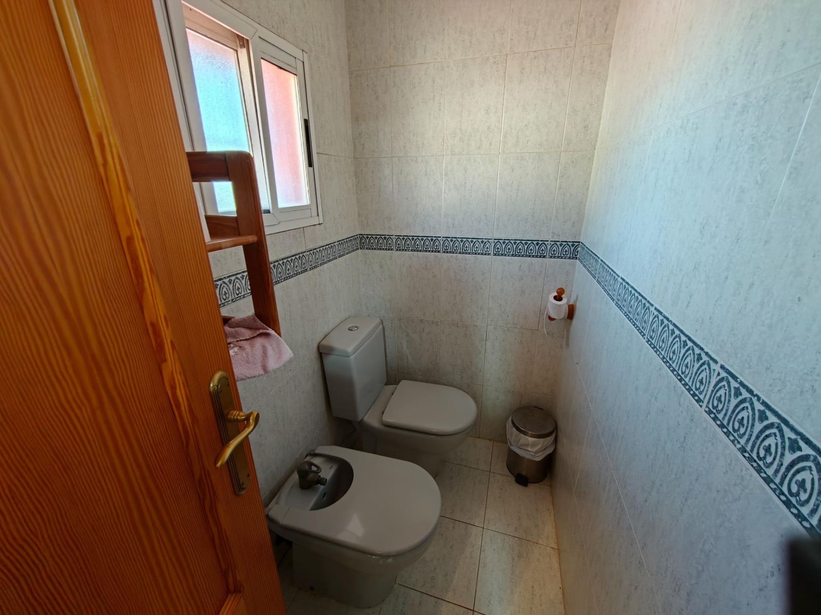 5 bedroom Villa for sale in Bunol with pool garage - € 300,000 (Ref: 9378950)