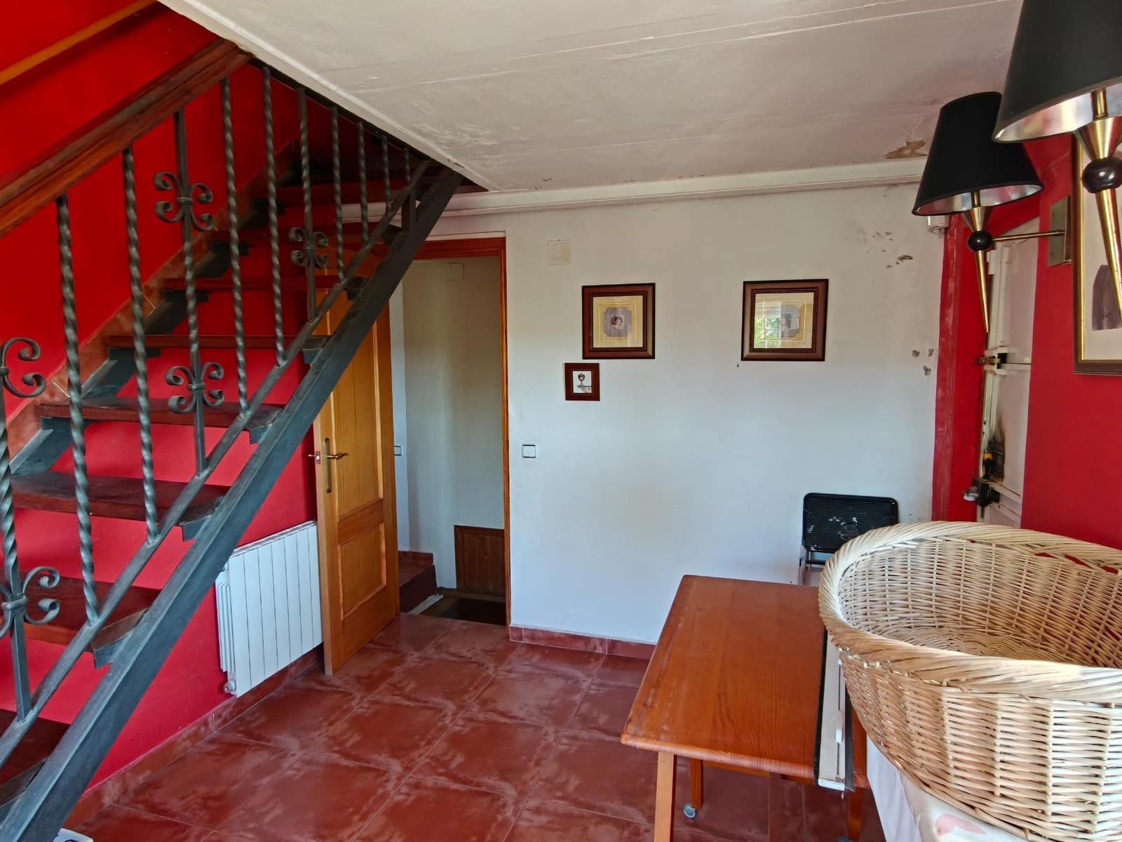 5 bedroom Villa for sale in Bunol with pool garage - € 300,000 (Ref: 9378950)