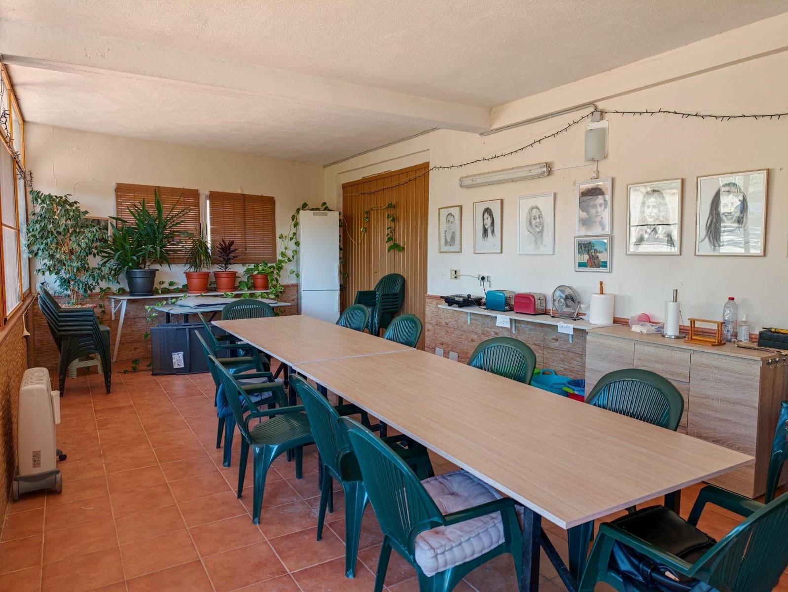 5 bedroom Villa for sale in Bunol with pool garage - € 300,000 (Ref: 9378950)