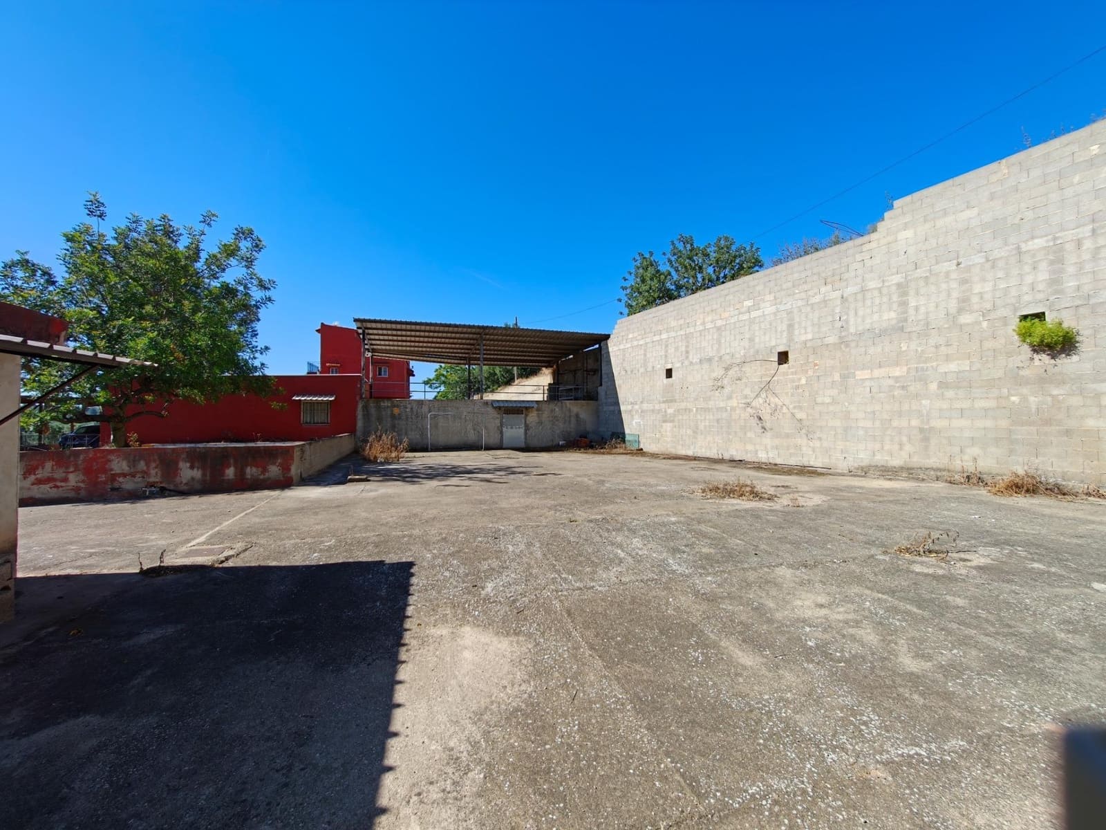 5 bedroom Villa for sale in Bunol with pool garage - € 300,000 (Ref: 9378950)