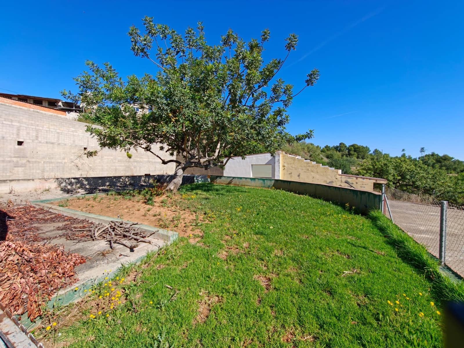 5 bedroom Villa for sale in Bunol with pool garage - € 300,000 (Ref: 9378950)