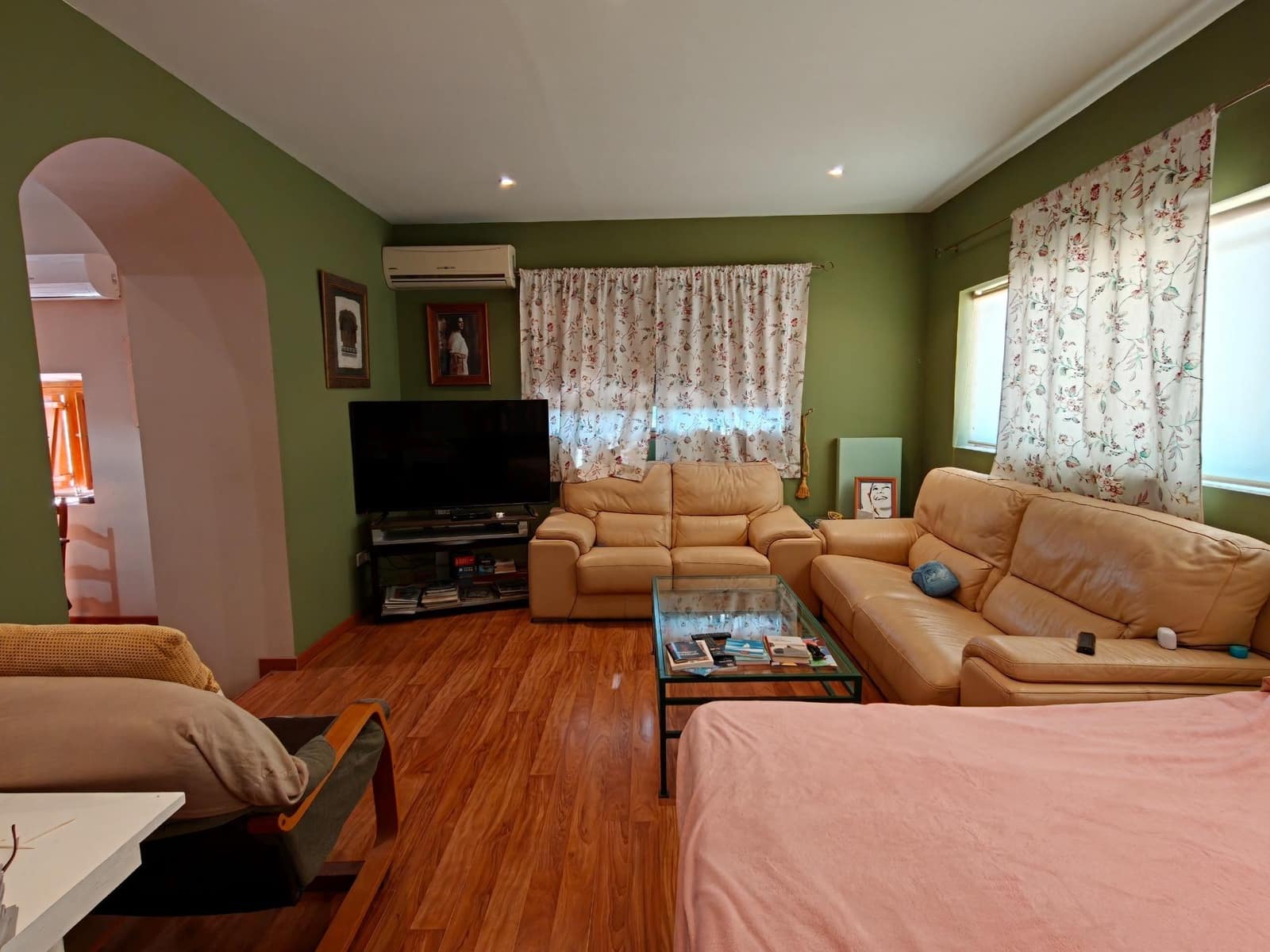 5 bedroom Villa for sale in Bunol with pool garage - € 300,000 (Ref: 9378950)
