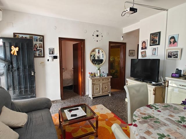 4 slaapkamer Villa te koop in Godelleta met zwembad garage - € 165.000 (Ref: 9406657)