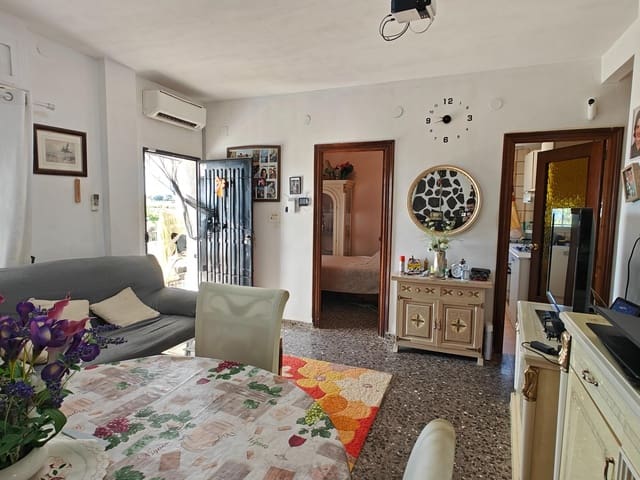 4 slaapkamer Villa te koop in Godelleta met zwembad garage - € 165.000 (Ref: 9406657)