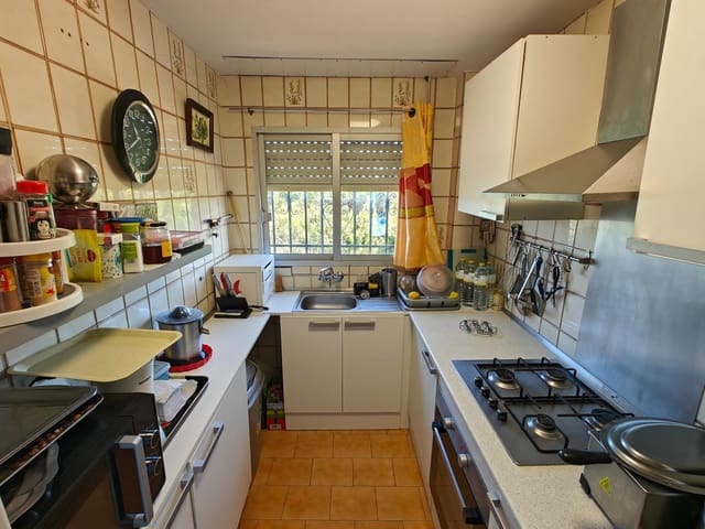 4 slaapkamer Villa te koop in Godelleta met zwembad garage - € 165.000 (Ref: 9406657)