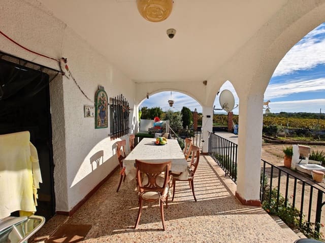 4 slaapkamer Villa te koop in Godelleta met zwembad garage - € 165.000 (Ref: 9406657)