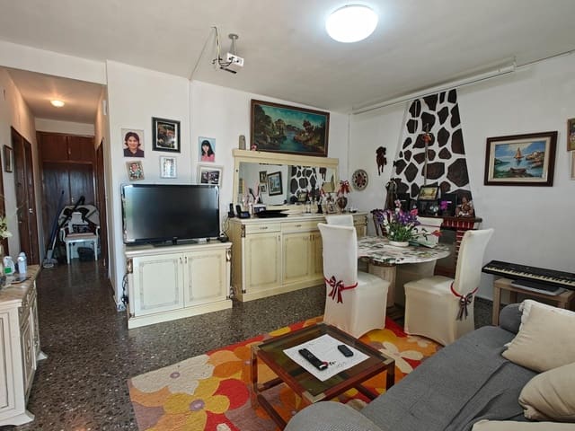 4 slaapkamer Villa te koop in Godelleta met zwembad garage - € 165.000 (Ref: 9406657)