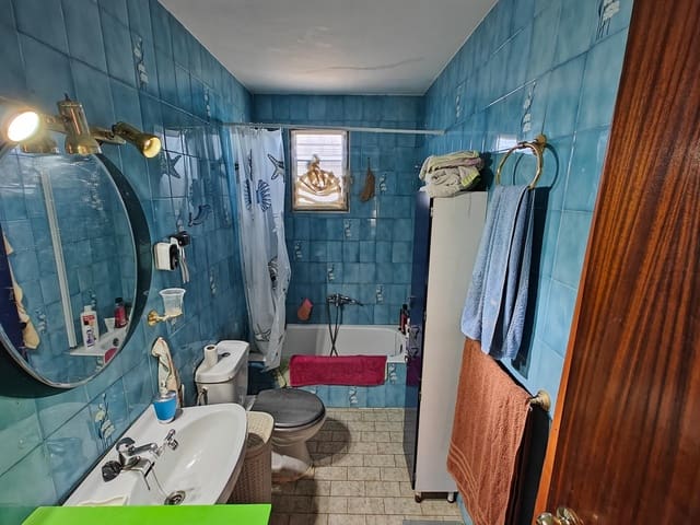 4 slaapkamer Villa te koop in Godelleta met zwembad garage - € 165.000 (Ref: 9406657)