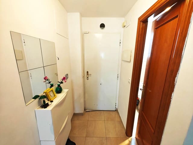 2 soveværelse Rækkehus til salg i Alborache med swimmingpool garage - € 135.000 (Ref: 9410895)