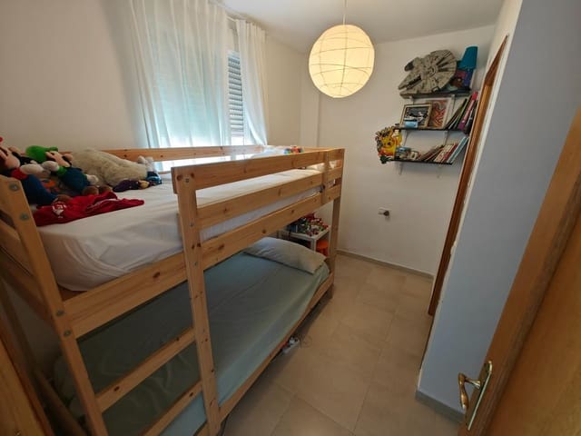 2 soveværelse Rækkehus til salg i Alborache med swimmingpool garage - € 135.000 (Ref: 9410895)