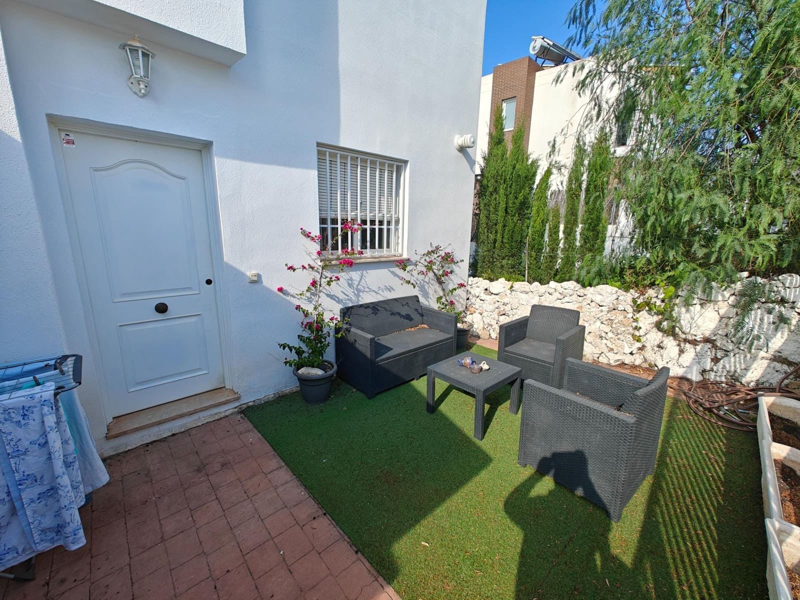 2 soveværelse Rækkehus til salg i Alborache med swimmingpool garage - € 135.000 (Ref: 9410895)