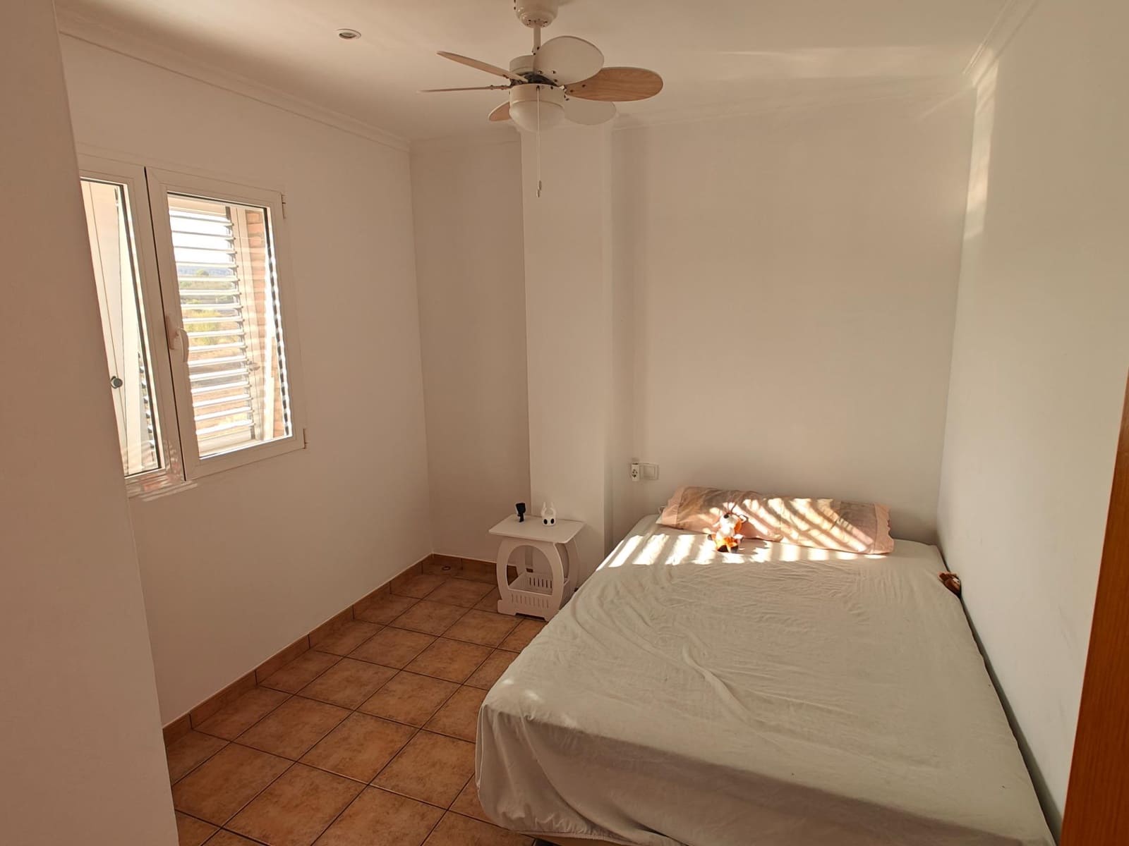 5 bedroom Villa for sale in Macastre with garage - € 350,000 (Ref: 9415826)