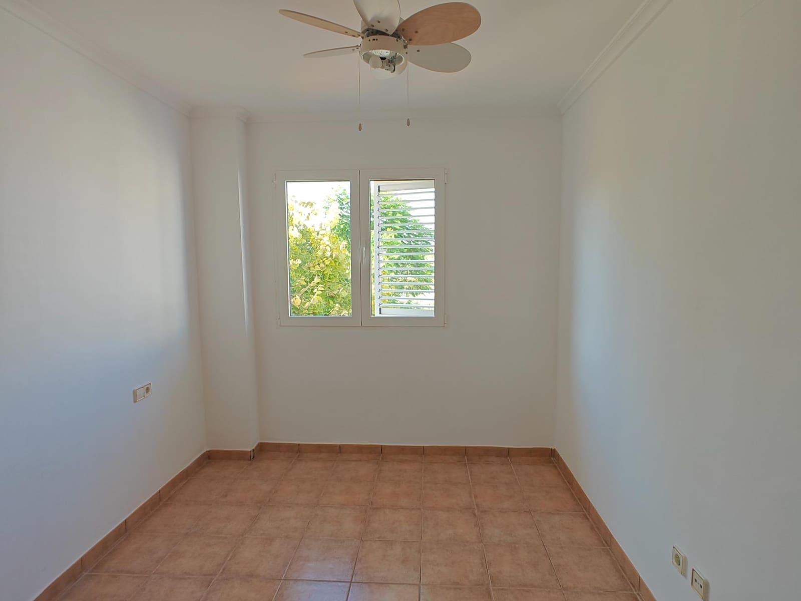 5 bedroom Villa for sale in Macastre with garage - € 350,000 (Ref: 9415826)