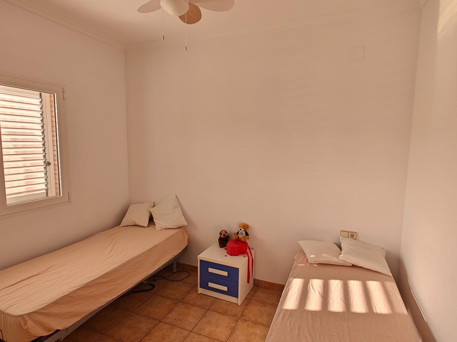 5 bedroom Villa for sale in Macastre with garage - € 350,000 (Ref: 9415826)