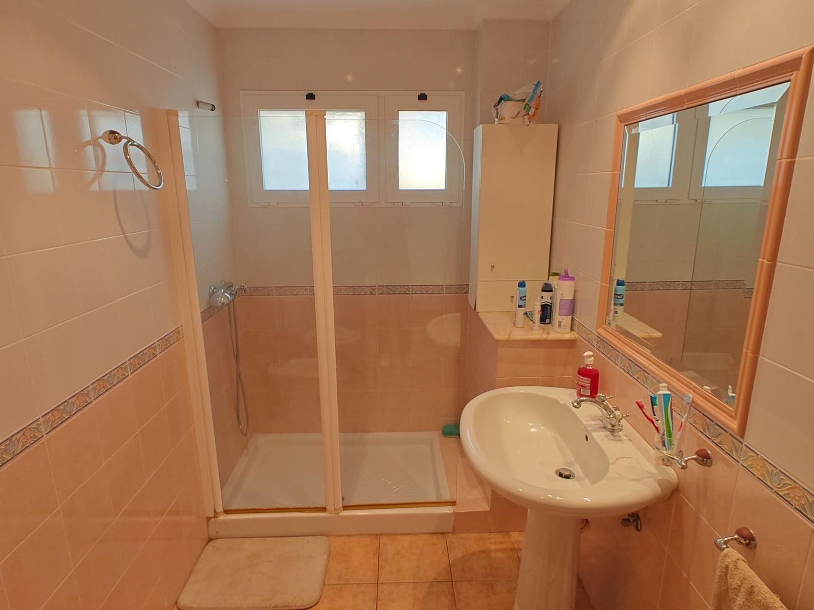 5 bedroom Villa for sale in Macastre with garage - € 350,000 (Ref: 9415826)