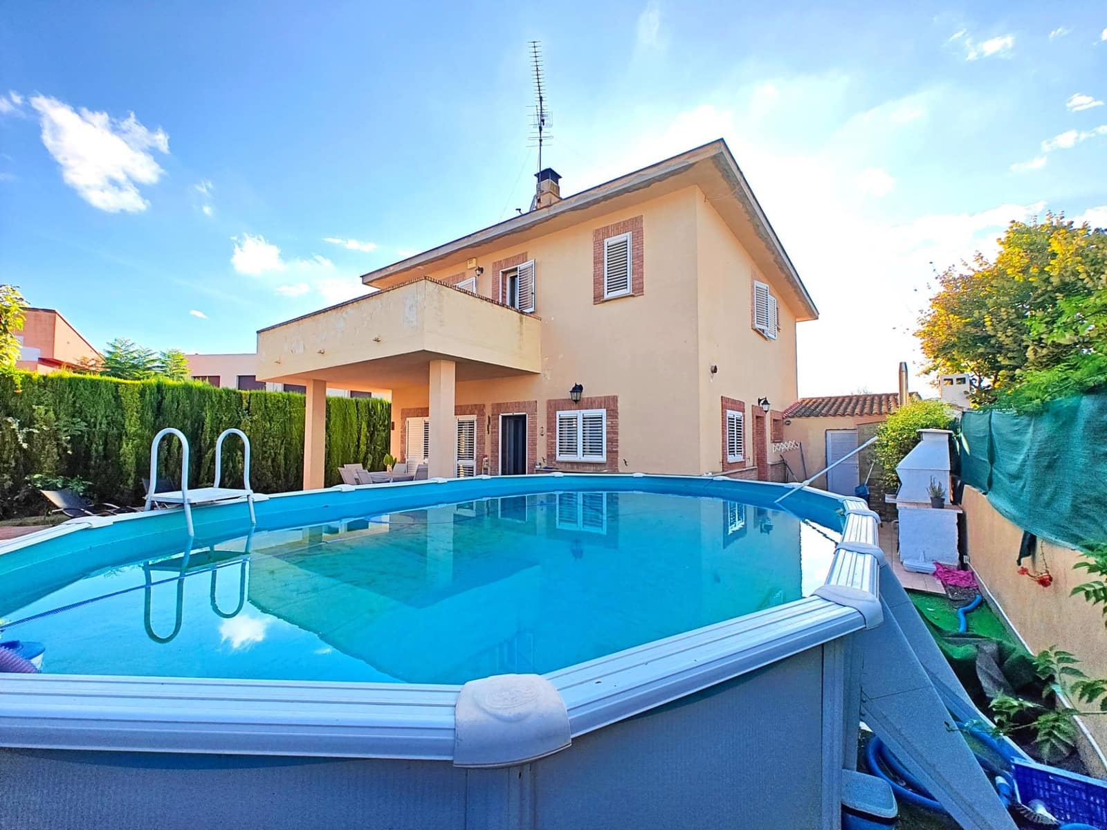 5 bedroom Villa for sale in Macastre with garage - € 350,000 (Ref: 9415826)