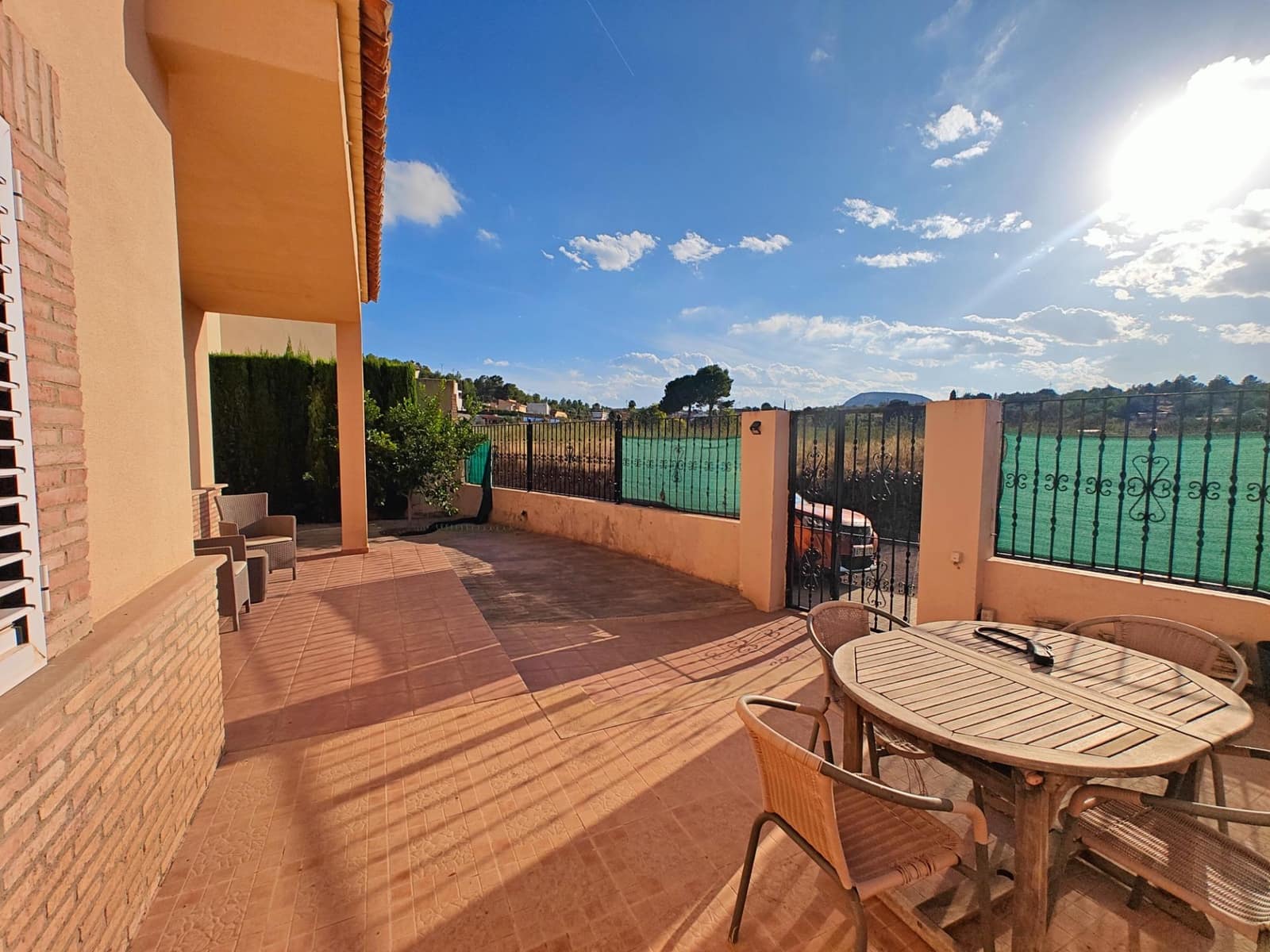 5 bedroom Villa for sale in Macastre with garage - € 350,000 (Ref: 9415826)