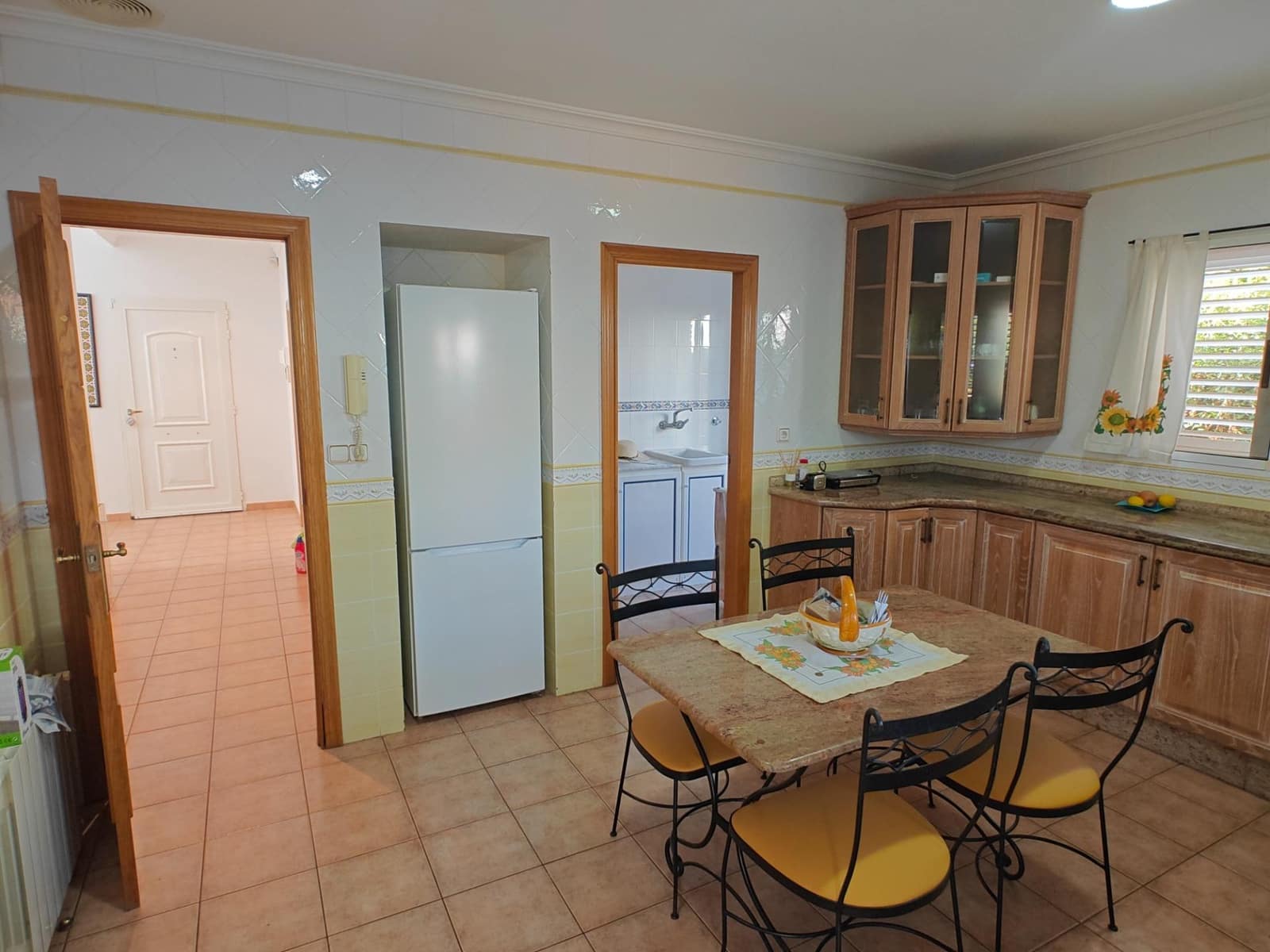 5 bedroom Villa for sale in Macastre with garage - € 350,000 (Ref: 9415826)