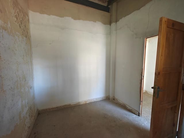 4 Zimmer Villa zu verkaufen in Macastre - 55.000 € (Ref: 9427127)