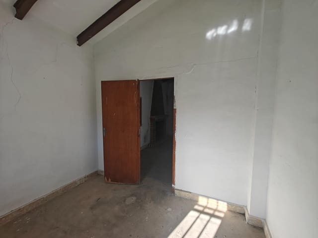 4 Zimmer Villa zu verkaufen in Macastre - 55.000 € (Ref: 9427127)