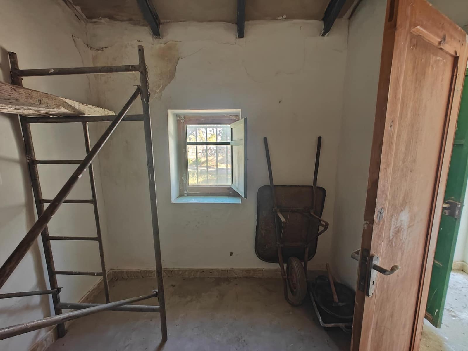 4 soveværelse Villa til salg i Macastre - € 55.000 (Ref: 9427127)