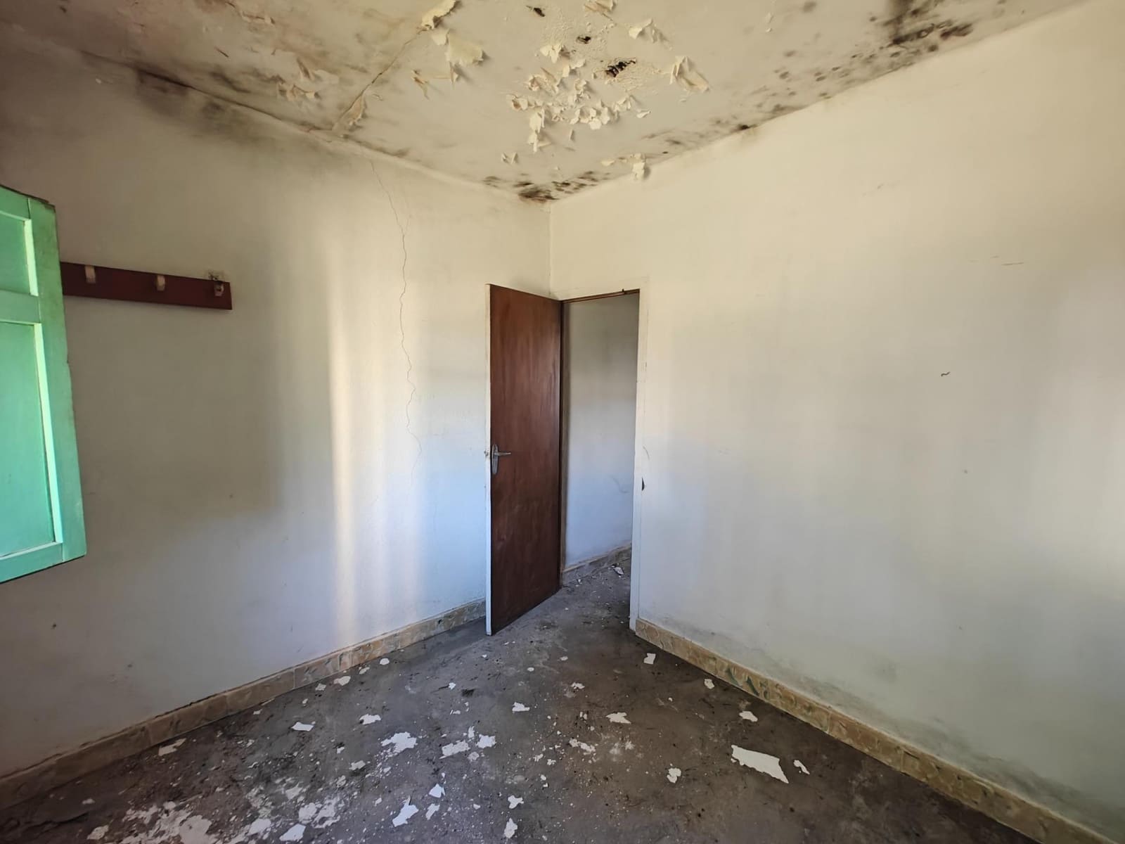 4 soveværelse Villa til salg i Macastre - € 55.000 (Ref: 9427127)