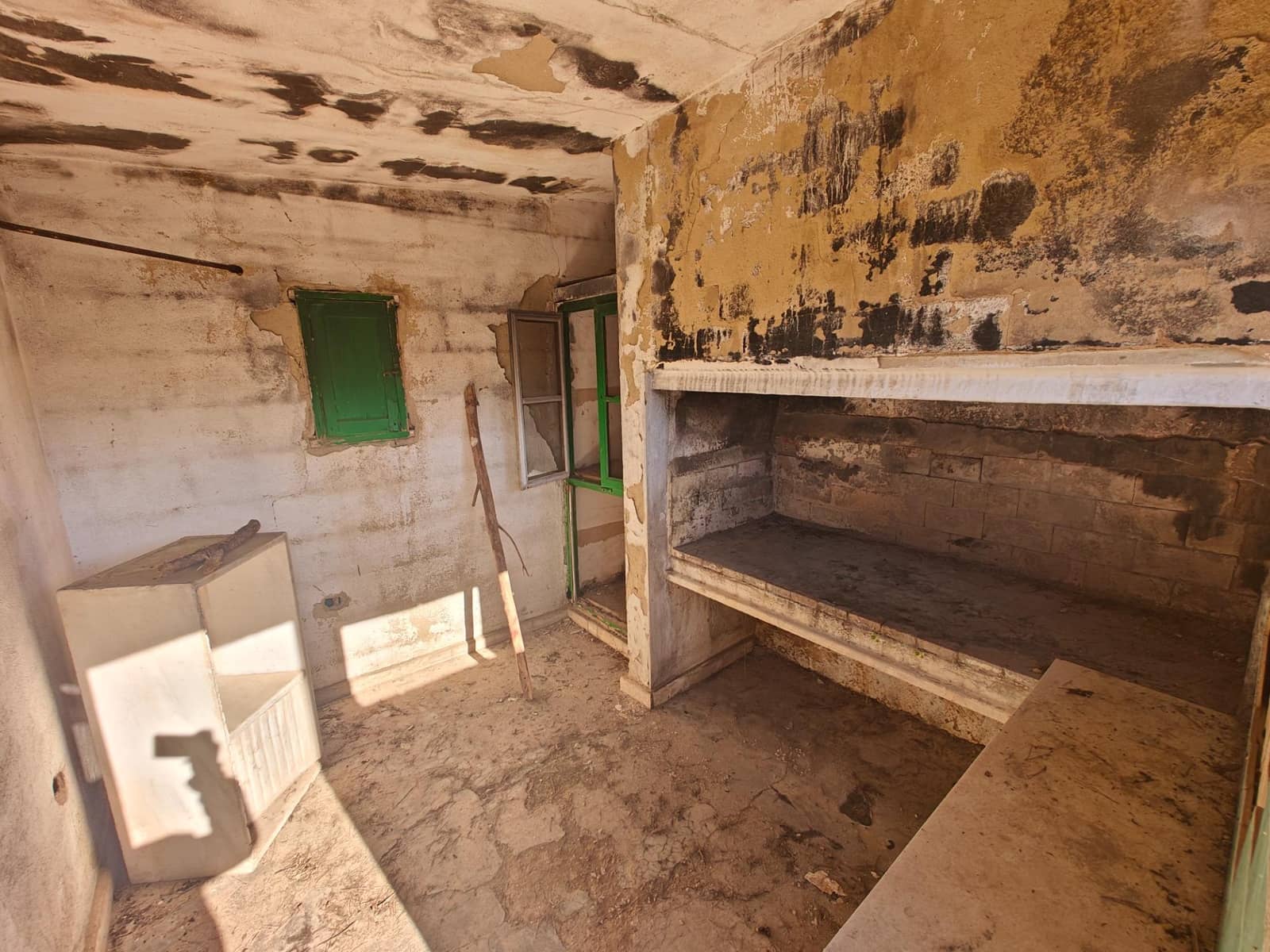 4 soveværelse Villa til salg i Macastre - € 55.000 (Ref: 9427127)